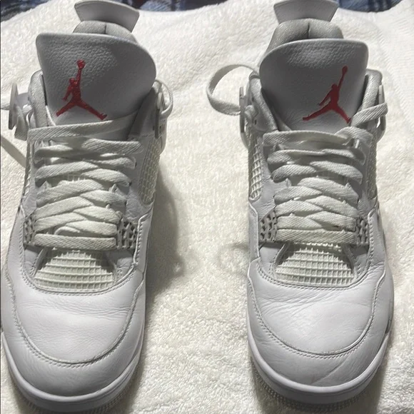 Jordan Sneakers White - Picture 1 of 6